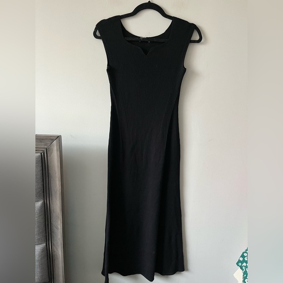 MAME KUROGOUCHI 3D KNIT SLEEVELESS DRESS - Picture 2 of 12